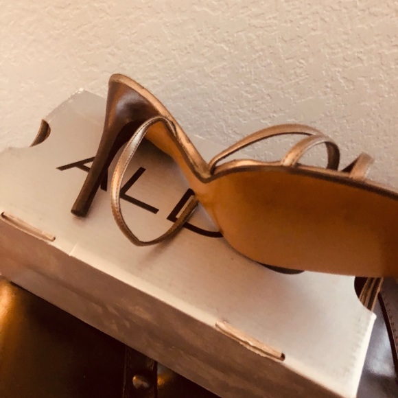 Aldo strap heel - Picture 2 of 2